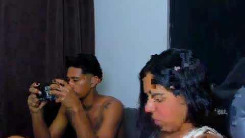 Violet and Myers online show from April 13, 7:41 pm