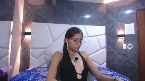 Violet online show from April 13, 2:33 pm