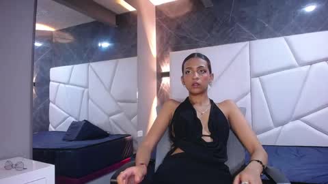 Snapshot of violet_angel13 chatting on May 25, 3:40 pm Violet online show from May 25, 3:40 pm