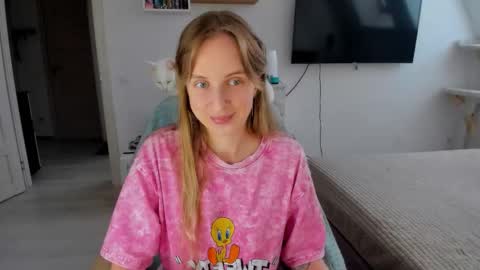 Snapshot of violet_blue_eyes chatting on September 11, 1:55 pm Violet online show from September 11, 1:55 pm