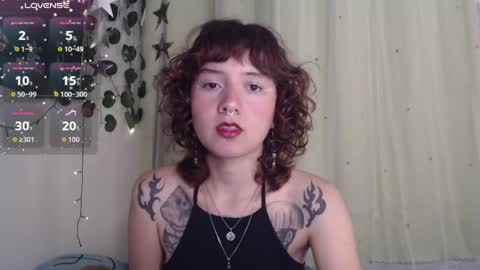 Snapshot of violet_bluee chatting on May 24, 7:13 am Violet online show from May 24, 7:13 am