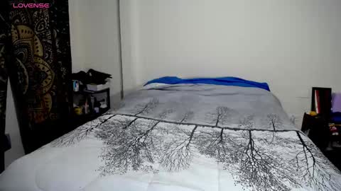 Snapshot of violet_bosh chatting on November 21, 2:27 pm Violet online show from November 21, 2:27 pm