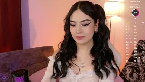 Snapshot of violet_catt chatting on July 17, 6:13 pm Violeta online show from July 17, 6:13 pm