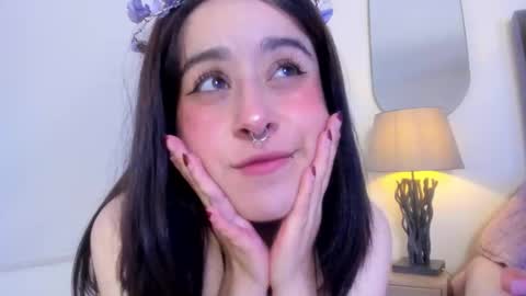 Violet Nova online show from December 4, 2:15 pm