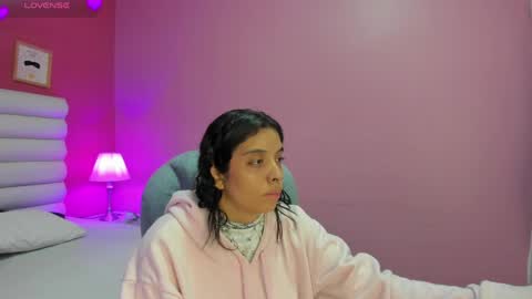 violet_sinclair online show from April 28, 11:37 am