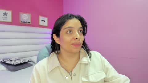 violet_sinclair online show from May 5, 11:29 am