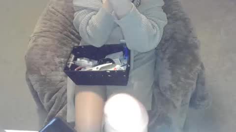 Snapshot of violet_winter97 chatting on December 24, 3:16 pm violet_winter97 online show from December 24, 3:16 pm