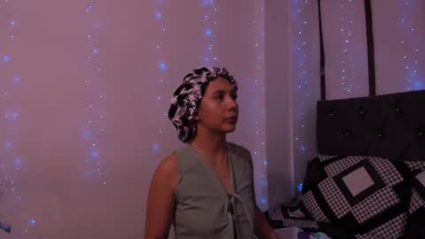 Snapshot of violeta_blaze1 chatting on February 25, 10:36 am Violeta online show from February 25, 10:36 am