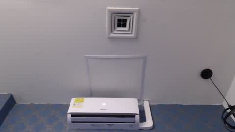 Snapshot of violeta_cute18 chatting on December 8, 1:24 am Violeta online show from December 8, 1:24 am