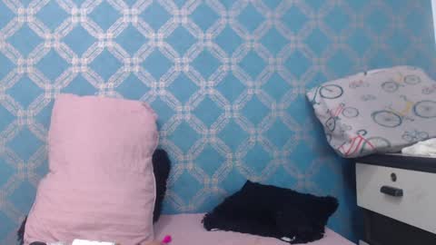 Snapshot of violeta_cute18 chatting on January 17, 10:23 pm Violeta online show from January 17, 10:23 pm