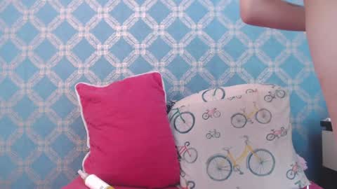 Snapshot of violeta_cute18 chatting on January 23, 7:07 pm Violeta online show from January 23, 7:07 pm