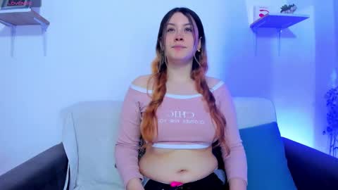 Snapshot of violeta_cutee chatting on February 19, 2:02 pm Violeta online show from February 19, 2:02 pm