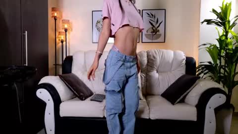 Snapshot of violeta_foxz chatting on June 19, 7:39 pm Violeta online show from June 19, 7:39 pm