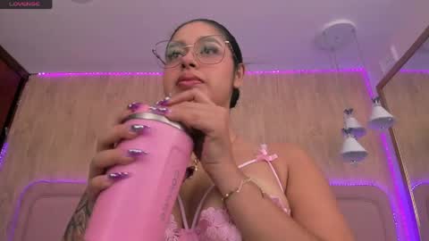 Snapshot of violeta_garcia chatting on April 15, 10:22 am Violeta Garcia online show from April 15, 10:22 am