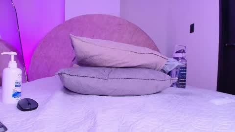 violeta london online show from December 19, 12:01 pm