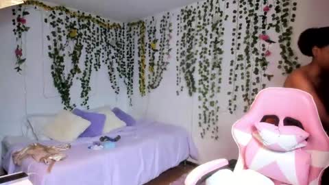 Snapshot of violeta_miler_ chatting on May 19, 5:30 pm Violeta online show from May 19, 5:30 pm