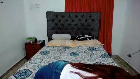 Snapshot of violeta_rouses chatting on July 13, 3:53 am violeta_rouses online show from July 13, 3:53 am