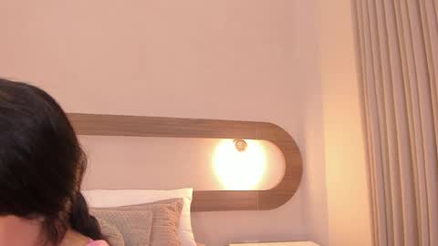 Snapshot of violeta_sum chatting on May 2, 1:05 pm Violeta Sum online show from May 2, 1:05 pm