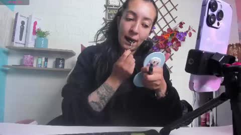 Snapshot of violetatto1 chatting on July 12, 5:37 pm Violeta online show from July 12, 5:37 pm