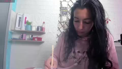 Snapshot of violetatto1 chatting on July 17, 5:51 pm Violeta online show from July 17, 5:51 pm