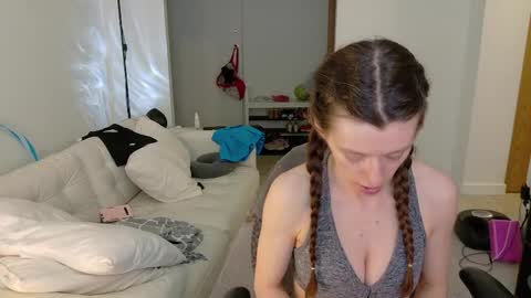Snapshot of violetfoxy chatting on May 28, 5:27 am VioletFoxy online show from May 28, 5:27 am
