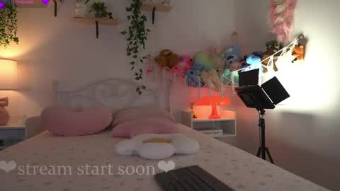 Snapshot of violeth___ chatting on April 27, 10:13 am violeth___ online show from April 27, 10:13 am