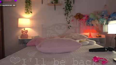 Snapshot of violeth___ chatting on May 11, 2:45 pm violeth___ online show from May 11, 2:45 pm