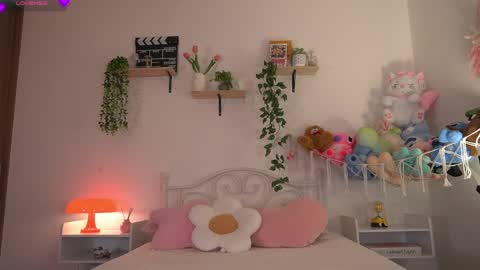 Snapshot of violeth___ chatting on May 28, 1:19 pm violeth___ online show from May 28, 1:19 pm