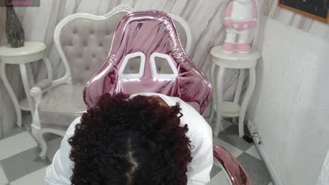 Snapshot of violeth_b chatting on December 11, 3:47 pm violeth_b online show from December 11, 3:47 pm