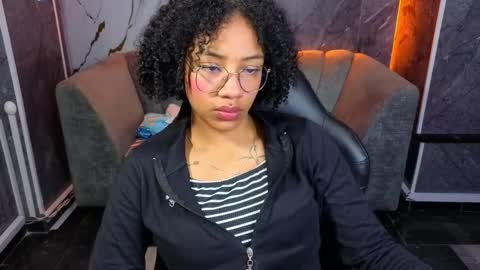 Snapshot of violeth_b chatting on November 6, 1:23 pm violeth_b online show from November 6, 1:23 pm