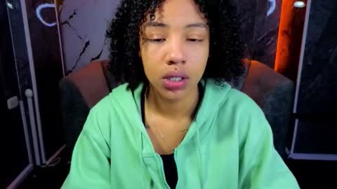 Snapshot of violeth_b chatting on December 3, 12:47 pm violeth_b online show from December 3, 12:47 pm