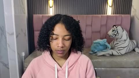 Snapshot of violeth_b chatting on January 15, 12:54 pm violeth_b online show from January 15, 12:54 pm