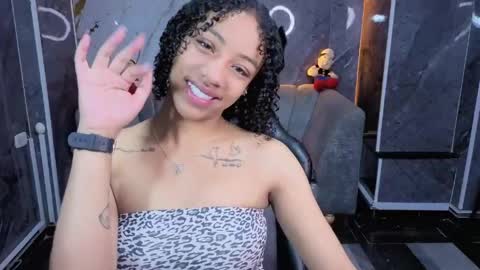 Snapshot of violeth_b chatting on April 24, 1:13 pm violeth_b online show from April 24, 1:13 pm