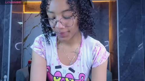 Snapshot of violeth_b chatting on May 25, 12:44 pm violeth_b online show from May 25, 12:44 pm