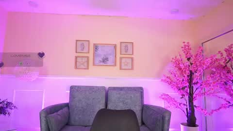 Snapshot of violetjonesx chatting on May 14, 11:39 am violetjonesx online show from May 14, 11:39 am
