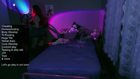 Snapshot of violetoctober chatting on September 13, 4:56 am Violet October online show from September 13, 4:56 am