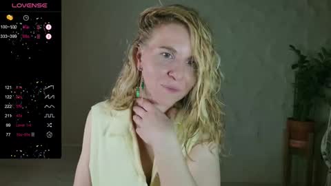 Violet  next stream December 6 online show from November 15, 10:37 pm