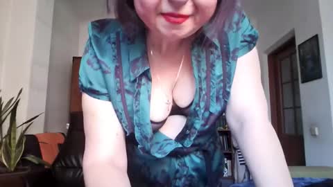 Snapshot of violetpulse chatting on January 17, 11:15 am violetpulse online show from January 17, 11:15 am