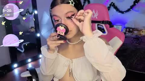 Snapshot of violetqs chatting on December 14, 6:56 pm online show from December 14, 6:56 pm