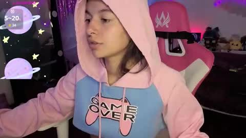 Snapshot of violetqs chatting on January 9, 7:15 pm online show from January 9, 7:15 pm