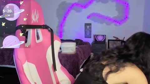   online show from February 21, 7:26 pm