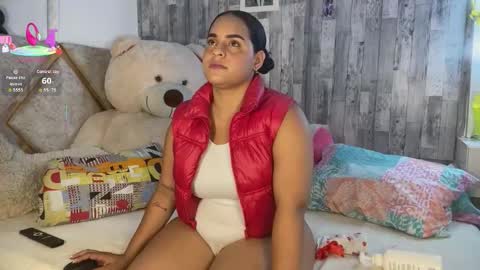 Snapshot of violetroussee chatting on October 26, 12:33 pm violetroussee online show from October 26, 12:33 pm