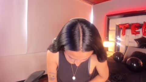 violetskinny online show from February 18, 6:58 pm