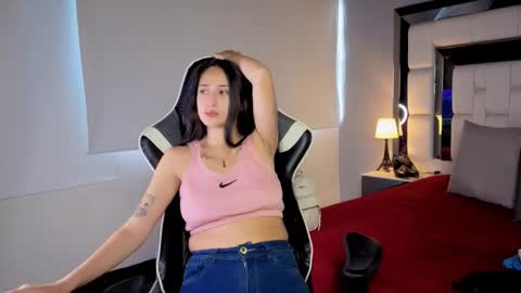 violetskinny online show from February 5, 9:30 pm