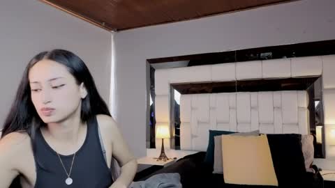 Snapshot of violetskinny chatting on June 2, 7:05 pm violetskinny online show from June 2, 7:05 pm