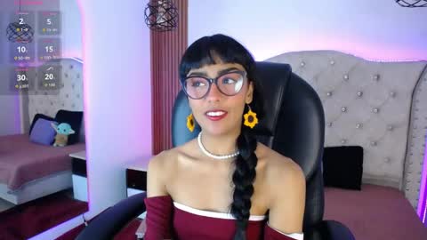 Snapshot of violett_garden chatting on May 22, 11:05 am Violet online show from May 22, 11:05 am