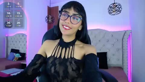 Snapshot of violett_garden chatting on May 24, 11:04 am Violet online show from May 24, 11:04 am