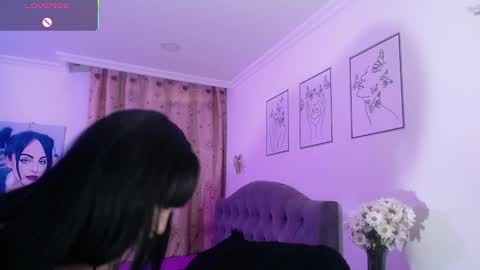 violett  Independent model online show from February 16, 11:05 pm