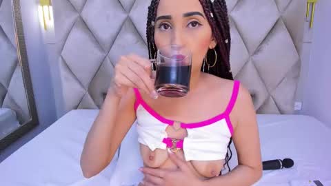 Violett  online show from February 5, 8:35 pm