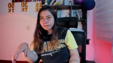 Snapshot of violett_red chatting on June 8, 2:56 am Violeta online show from June 8, 2:56 am